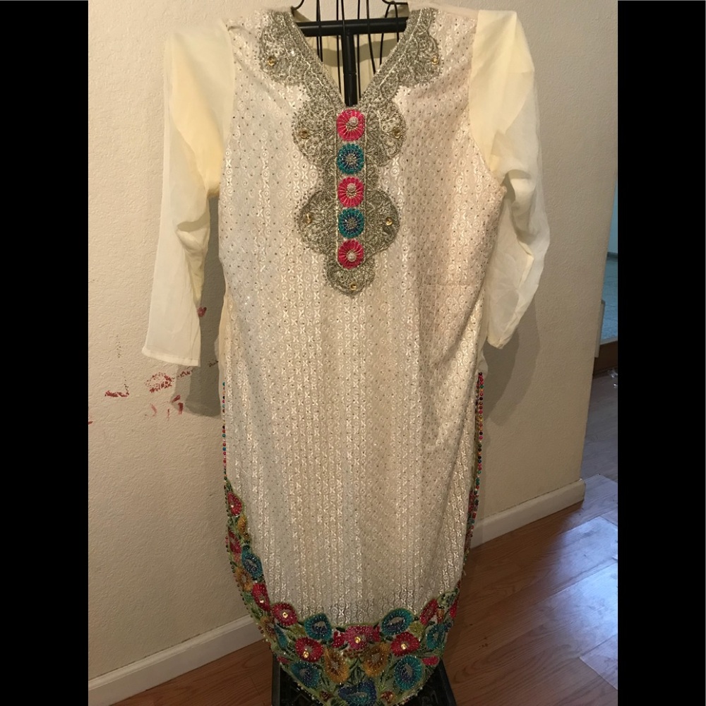 Pakistani Salwar Kameez